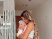 Matka ukázala, jak vypadá její tělo po porodu třetího dítěte: Lidí ohromil pohled na její břicho