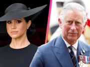 Meghan byla na korunovaci v přestrojení, tvrdí fanoušci. Ukázali fotku jako důkaz