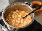 Jezte před spaním. Šetří střeva a chrání před cukrovkou