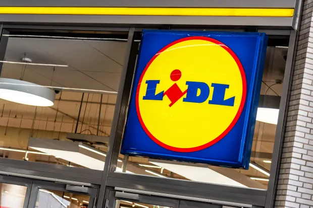 lidl-logo-supermarket-located-mercat-875806039