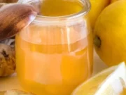 Léčivý sirup na chřipku a nachlazení, který se nemusí vařit: Přidejte lžičku do šálku čaje při prvních příznacích nemoci a nemáte vyhráno!