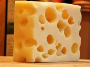 Tento sýr vám ničí kosti a jiné vás chrání před infarktem! Odhalte pravdu o SVÉ nejoblíbenější pochoutce!